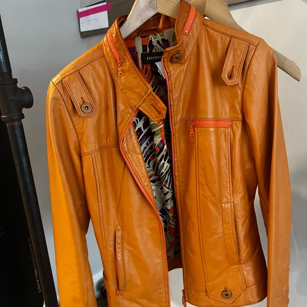 Buttery leather Danier in Tangerine